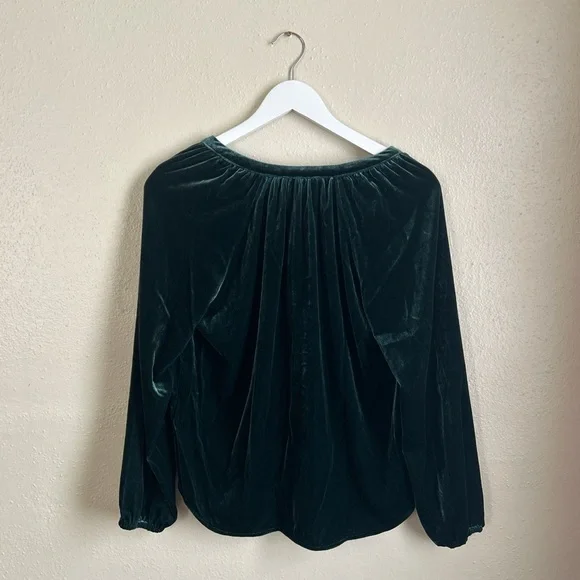 Faherty Green Silk Blend Velvet Top NWOT - Picture 2 of 5